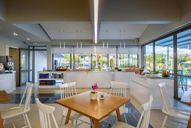 Marinos Beach Hotel