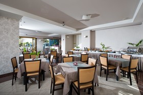 Mary Hotel