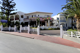Apollon Hotel Apartments