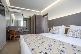 Melrose Hotel