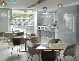 Melrose Hotel