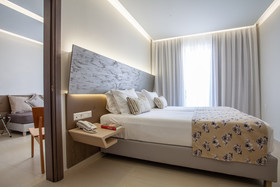 Melrose Hotel