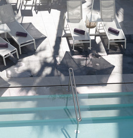 Melrose Hotel