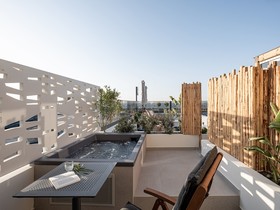 Calla Luxury Seafront Suites