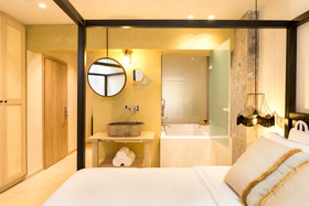 Cressa Suites - Adults Only