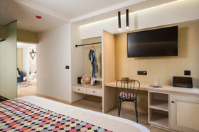 Cressa Suites - Adults Only