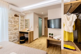 Erotokritos City Luxury Suites