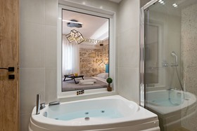 Erotokritos City Luxury Suites