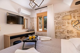 Erotokritos City Luxury Suites