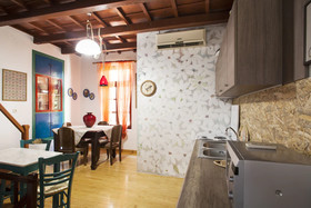 Evanthias Home
