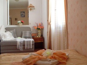 Faros Rooms & Suites