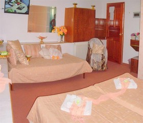 Faros Rooms & Suites