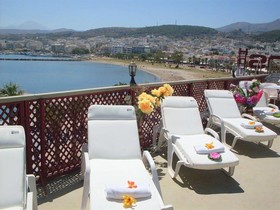 Faros Rooms & Suites