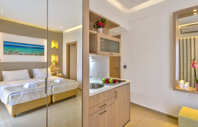 Leonidas Studios & Apartments