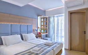 Leonidas Studios & Apartments