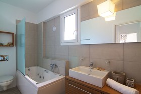 Loutra Villas