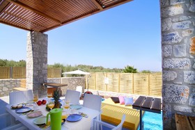 Loutra Villas