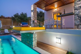 Loutra Villas