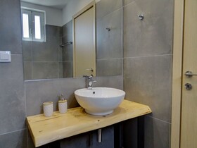 Lyrids Apartments