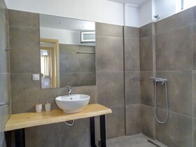 Lyrids Apartments