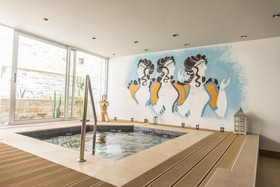 Macaris Suites & Spa