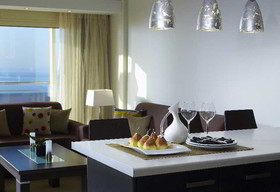 Macaris Suites & Spa