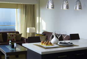 Macaris Suites & Spa