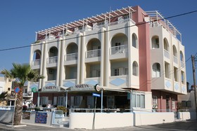 Marilyn Apartments