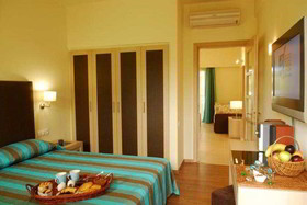 Minos Mare Royal