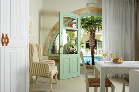 Mythos Suites Hotel