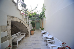 Mythos Suites Hotel