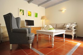 Mythos Suites Hotel
