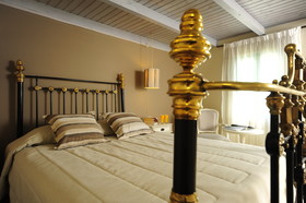 Mythos Suites Hotel