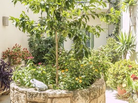 Mythos Suites Hotel