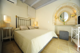 Mythos Suites Hotel
