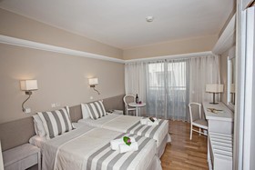 Pearl Beach Hotel