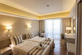 Pearl Beach Hotel