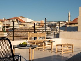 Sutor Chic Manor