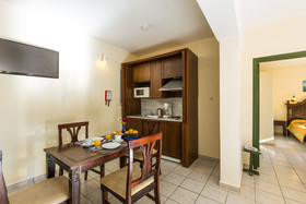 Trefon Hotel Apartments & Family Suites