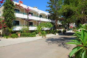 Trefon Hotel Apartments & Family Suites