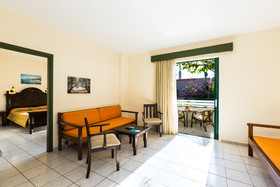 Trefon Hotel Apartments & Family Suites