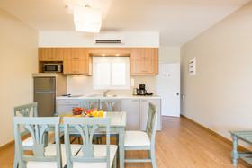Trefon Hotel Apartments & Family Suites