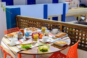 Yacinthos Hotel Apartments