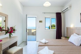 Yiannis Apartments