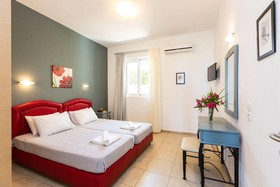 Yiannis Apartments