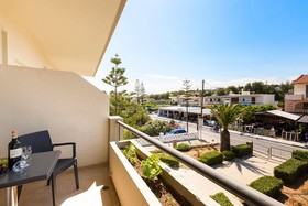 Yiannis Apartments