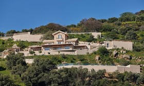 Villa Omikron