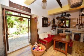 Viglatoras Traditional Apartments