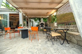 Pervola Hotel