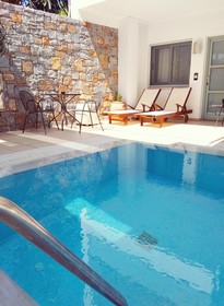 Angela Suites Boutique Hotel
